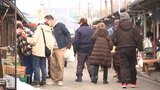 冬至も日中の気温は高めで朝市は盛況 22日から上空に強い寒気が流れ込み 内陸を中心にふぶくところも 岩手・盛岡市|TBS NEWS DIG