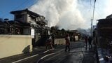「爆発音が聞こえ燃えている」住宅から出火 現在も消火活動中 3軒が燃えたか 山口県宇部市|TBS NEWS DIG
