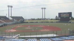 土から人工芝へ 準決勝・決勝の舞台「アルペンスタジアム」で練習 23日に準決勝、25日に決勝 夏の高校野球富山大会 | 富山のニュース|天気・防災|チューリップテレビ