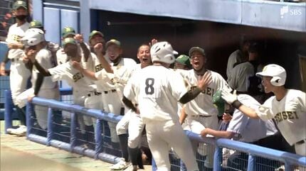 高校野球８月６日開会式ネット裏グリーンシート通路側２連番 コロナ禍の甲子園を取材して リモートにもどかしさ、選手の輝きに救い