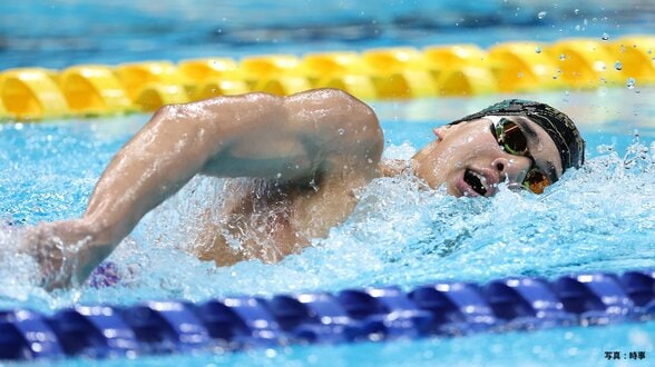 競泳ニッポン、17歳・小島夢貴が200m背泳ぎで金メダル ! 男子4×100mフリーリレーで銅【パンパシフィック選手権3日目】|TBS NEWS DIG