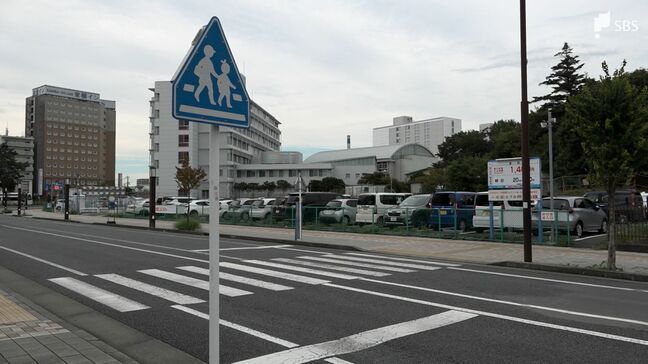 18歳女子高校生がワンボックスカーにはねられ重傷 運転手の男を逮捕=静岡県警|TBS NEWS DIG