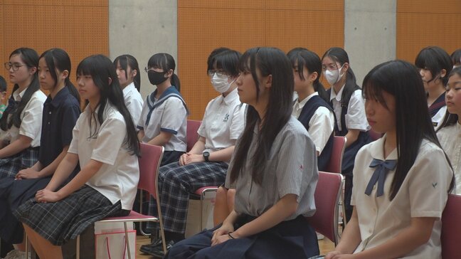 小学生から高校生が対象 山梨県内最大規模の絵画コンクール UTY教育美術展 表彰式|TBS NEWS DIG