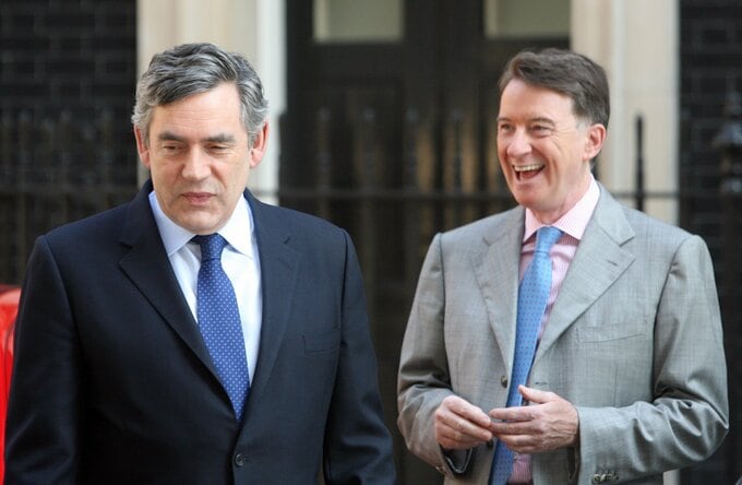 英元閣僚マンデルソン氏、エプスタイン氏に政府情報漏らした可能性