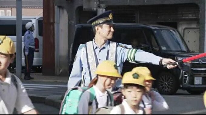 秋の全国交通安全運動 通学路で児童らに交通安全呼びかける街頭指導 石川・津幡町|TBS NEWS DIG