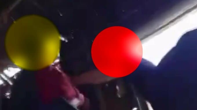 暴行の様子を記録した動画