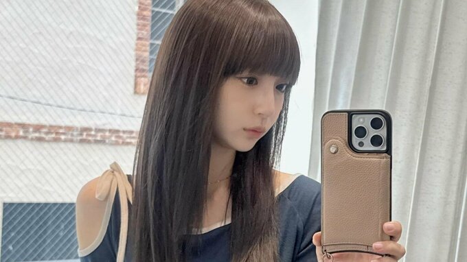 【荻野由佳】さらさらストレートヘアを自撮りでご満悦　スマホケースからはマタニティマークのボールチェーン|TBS NEWS DIG