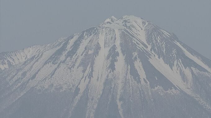 冬の大山に「ハイキングのような服装」で臨み立ち往生　研修医として短期留学中の英国人を救助・けがなし　鳥取県警琴浦大山警察署|TBS NEWS DIG