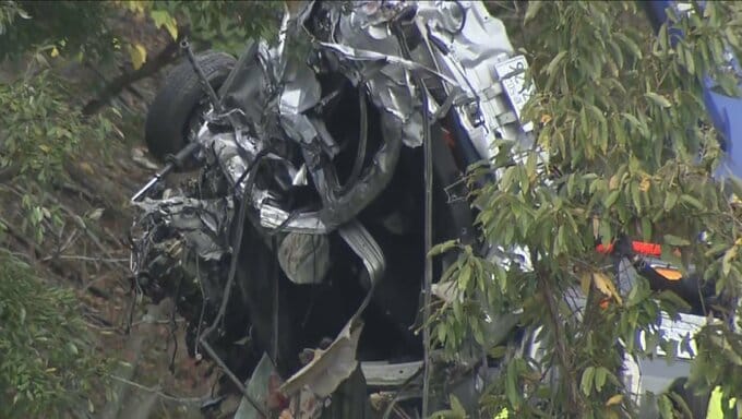 ダンプカーと乗用車が衝突し４人死傷　死亡した乗用車の２人は夫婦　同乗の娘も重体　ダンプカーがカーブを曲がりきれず対向車線にはみ出したか|TBS NEWS DIG