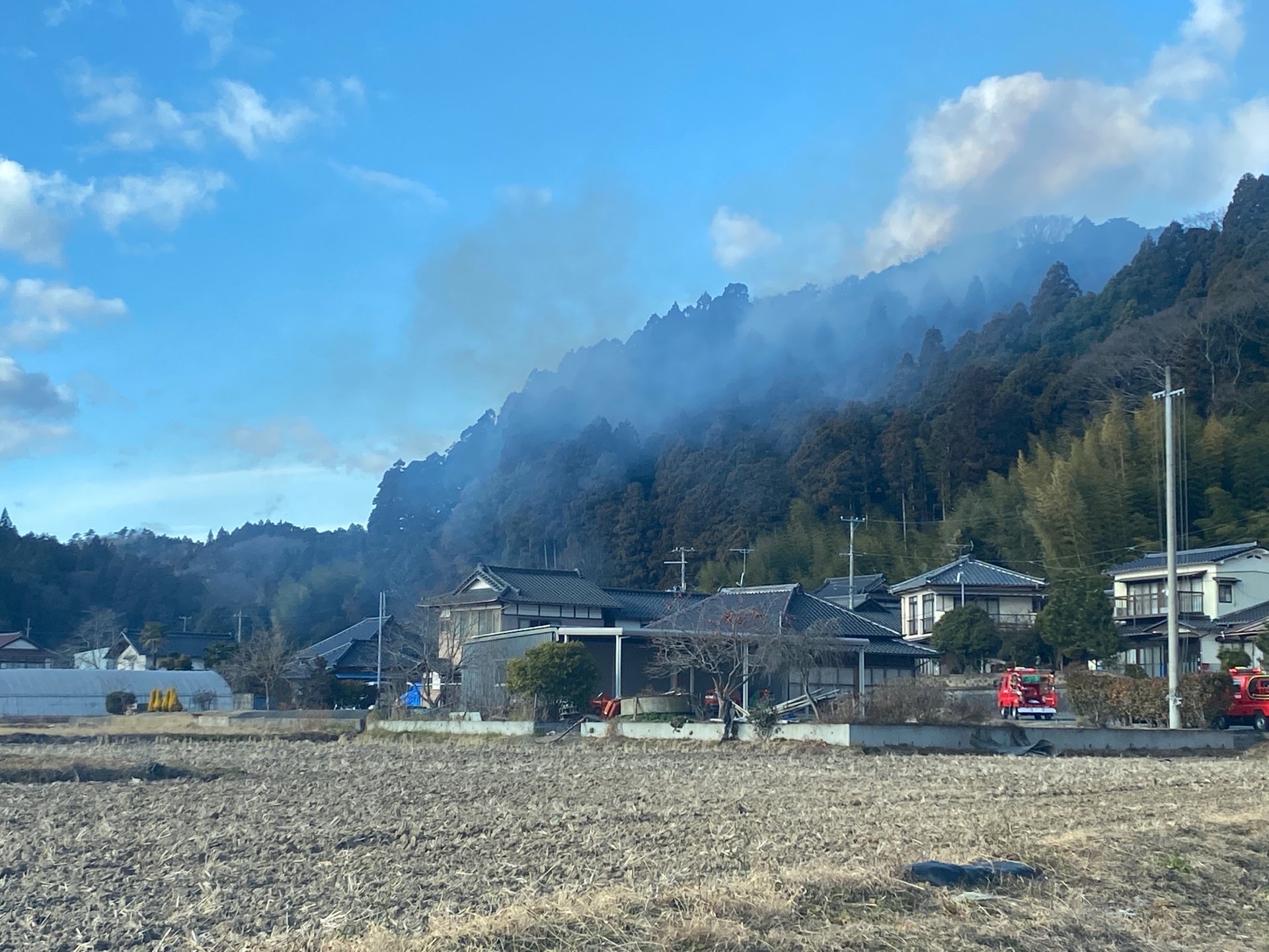 いわき市四倉町の山林火災、約3時間後に鎮火 下草約2000平方メートル焼く けが人なし(午後4時10分現在) TBS NEWS DIG