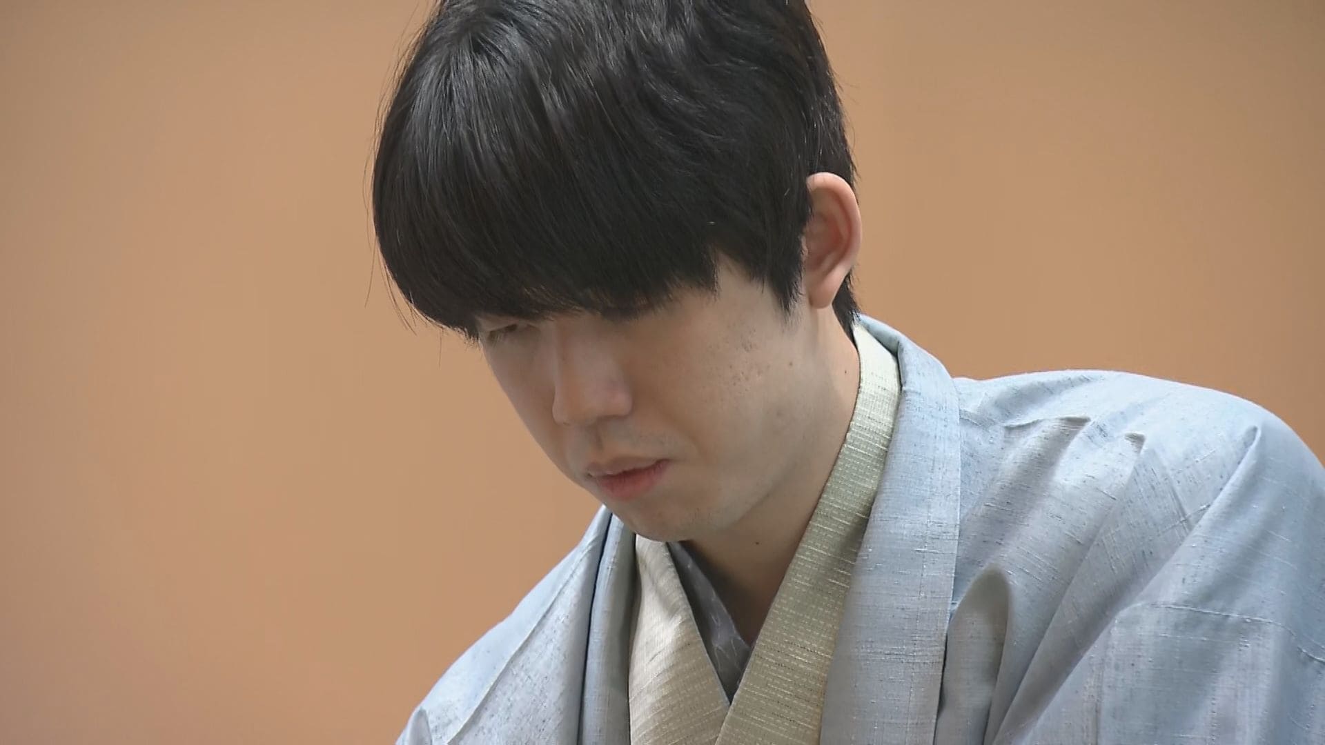 藤井聡太八冠が前人未到の「タイトル戦20連覇」なるか　王将戦七番勝負の第4局2日目の対局が始まる