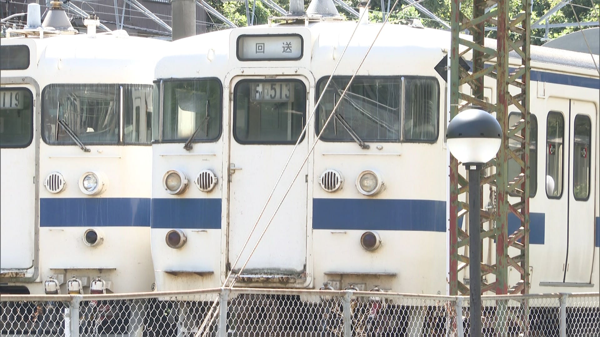 廃車の電車で設備53点盗難 運転席座席・放送用マイク・車両番号