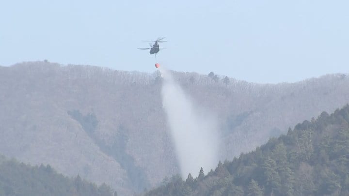 山林火災発生から12日目　県内では戦後最大の被害の見込み　建物への延焼の危険性は低いが、鎮火のめどは立たず　山梨・扇山