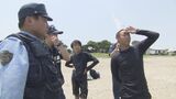 “ペットボトル救助法”で命を守れ 海保と警察が海水浴場で合同パトロール「溺れたら泳がず浮いて待って」|TBS NEWS DIG