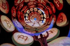 ビットコイン急伸、8万ドルに迫る－「ディベースメント取引」の一環| TBS CROSS DIG with Bloomberg