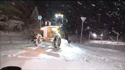 めちゃめちゃ積もってるんで」この冬一番の積雪で除雪車も平地で初出動
