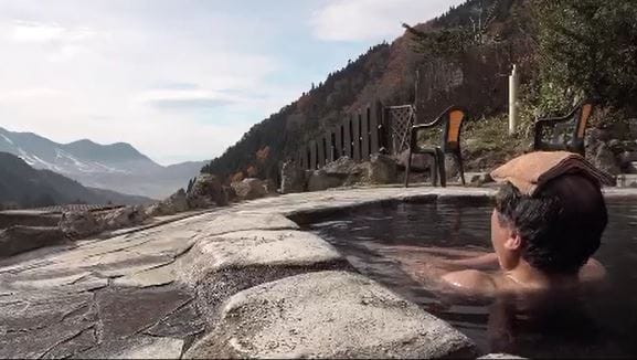 「絶対もったいない」40年余の歴史に幕　山々を望む絶景の露天風呂が人気「馬曲温泉」老朽化へ対応しきれず　クラウドファンディングで再開目指す　長野・木島平村　|　SBC NEWS | 長野のニュース | SBC信越放送