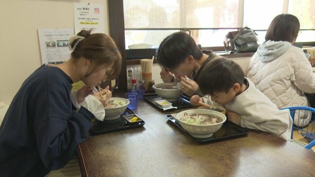 新年への思いを馳せながら...年越しそばを食べる人でそば店にぎわう（山形）|TBS NEWS DIG
