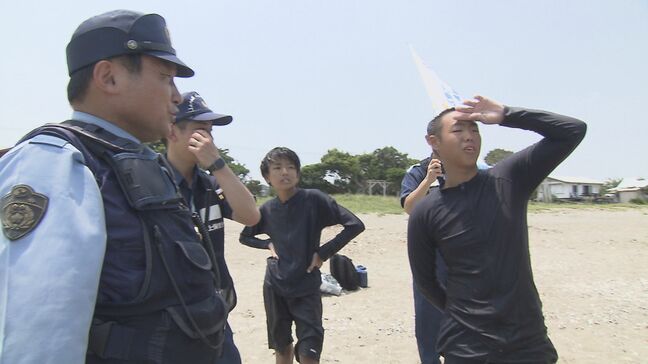“ペットボトル救助法”で命を守れ 海保と警察が海水浴場で合同パトロール「溺れたら泳がず浮いて待って」|TBS NEWS DIG