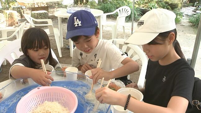 名水百選の湧水で「流しそうめん」 家族連れでにぎわう　大分・玖珠町|TBS NEWS DIG