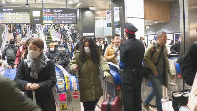 「孫と雪遊びをします、雪だるまを作ったりします」金沢駅で年末年始の帰省ラッシュ始まる|TBS NEWS DIG