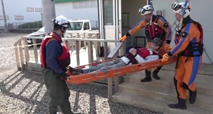 奥能登豪雨の教訓を未来へつなぐ 石川・輪島市仮設団地での水害救助訓練 警察・消防・自衛隊との連携を深める　|　石川県のニュース｜MRO北陸放送