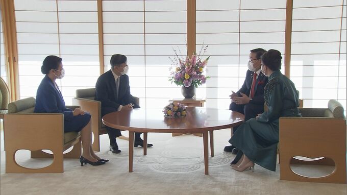 天皇皇后両陛下　モンゴルの国家大会議議長夫妻と御所で面会　通訳介さず英語で|TBS NEWS DIG