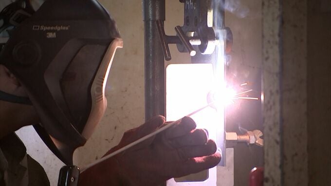 「技量をレベルアップさせていきたい」溶接の技術を競う大会始まる　優勝者は10月開催の全国大会へ【岡山・倉敷市】|TBS NEWS DIG