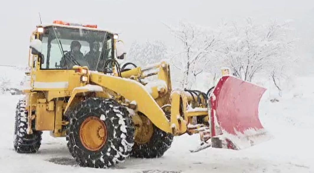 除雪車の稼働確保へ 石川県が若手オペレーター向けに実技講習を実施