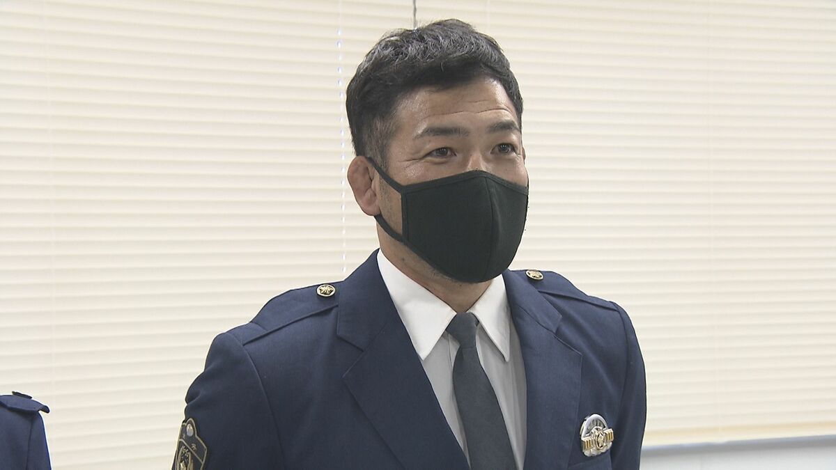 真夜中の海から「助けて…」 警察官は制服姿のまま飛び込んだ 命を救っ