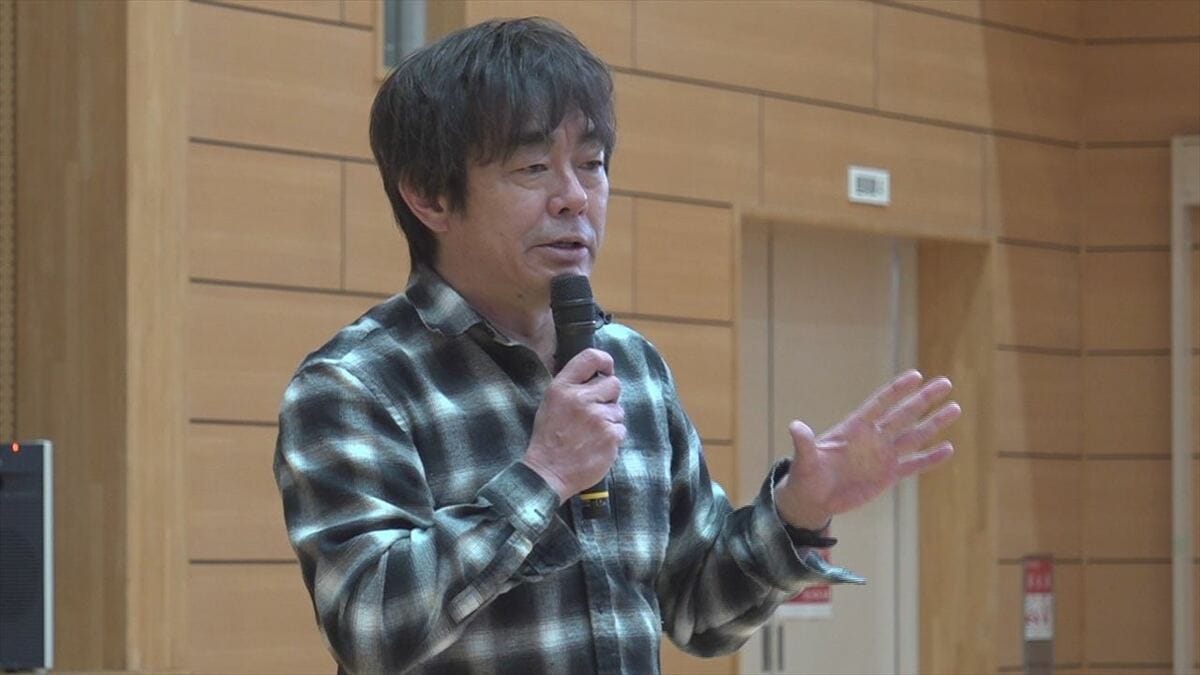 「表向きはラブソング」宮沢和史さんが「島唄」の歌詞に込めた思いを語る　小学校で講演　山梨