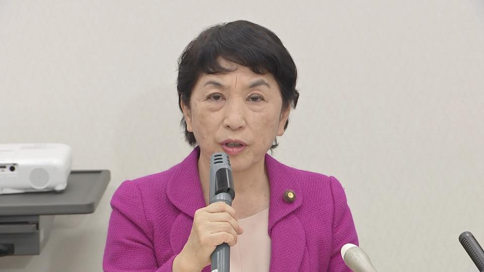 社民党・福島党首は慰留  離党表明の新垣邦男衆院議員に離党届を返送