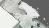 【最新】意識不明の搬送の60代男性が死亡　屋根からの落雪で男性3人生き埋めに…救助を手伝った女性「足を見つけて掘り出した」札幌市白石区|TBS NEWS DIG
