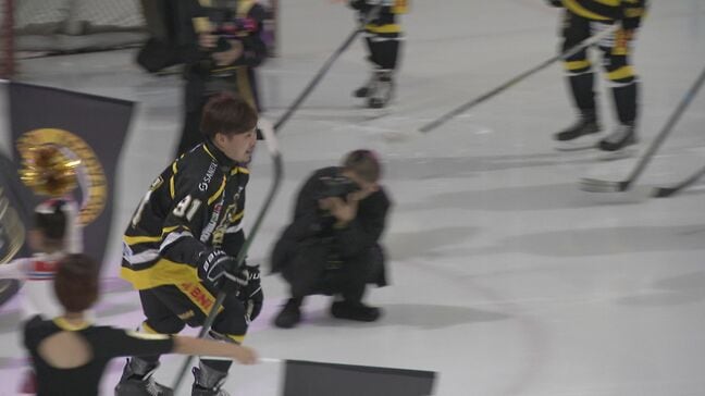 アイスホッケー新リーグ 名古屋でホーム開幕戦 圧巻のプレーにスタンドから大歓声|TBS NEWS DIG