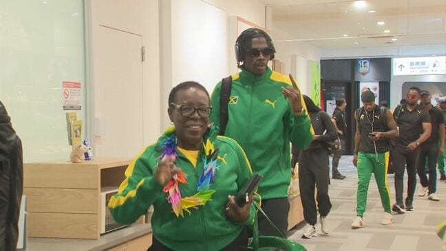 世界陸上開幕間近 鳥取でキャンプを終えたジャマイカ代表選手団が東京へ 「鳥取みたいなすばらしいところはありません」笑顔で出発|TBS NEWS DIG