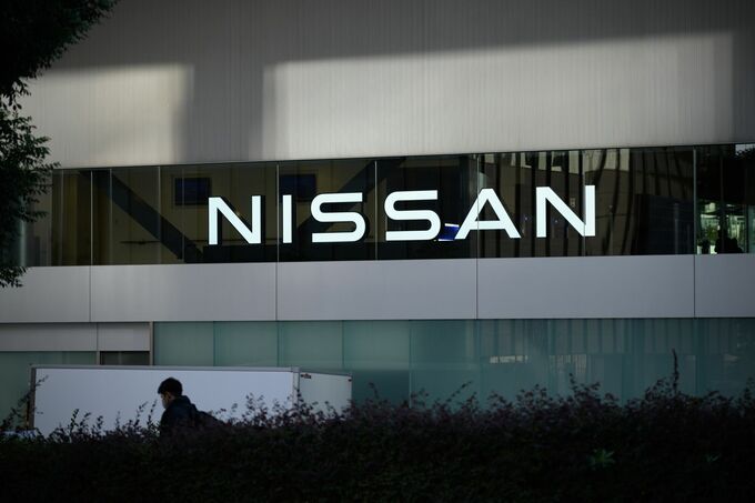 日産株急騰、菅氏らのグループがテスラの支援仰ぐ計画策定と報道