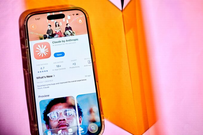 アップル、次期iOSで外部AIモデルを選択可能に－戦略転換鮮明に