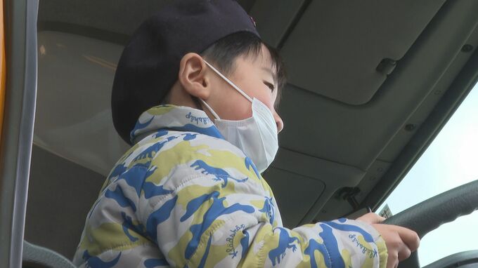 「親に冬用のタイヤに変えてくださいって言うの」園児が除雪車の役割学ぶ　|　山口のニュース・天気・防災｜tys NEWS｜ｔｙｓテレビ山口