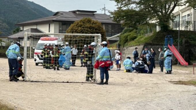 【速報】新見市の神代小学校で異臭　児童9人と教員8人が目やのどに痛みなどを訴える 救急搬送【岡山】|TBS NEWS DIG