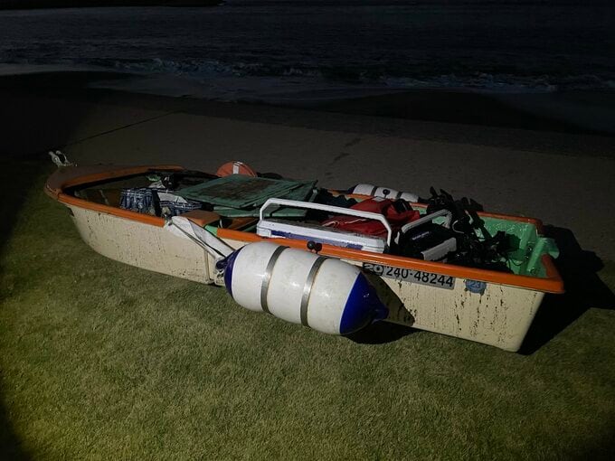 ボート転覆 釣りの男性3人を救急搬送　低体温症とみられるものの意識あり 富山・射水市　|　富山のニュース｜天気・防災｜チューリップテレビ