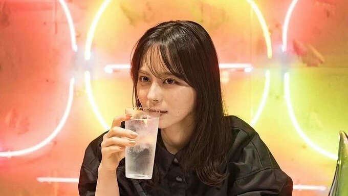 【山本萩子】自分でビックリ「こんなにも険しい顔で」酒場のカウンターでの表情にフォロワー沸く「動揺してしまいました」|TBS NEWS DIG