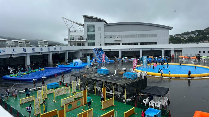 「勢いがすごい」「やばいです」　巨大プール、巨大スライダーに子どもたちの笑顔弾ける　大船渡でウォータースプラッシュ開催　岩手|TBS NEWS DIG