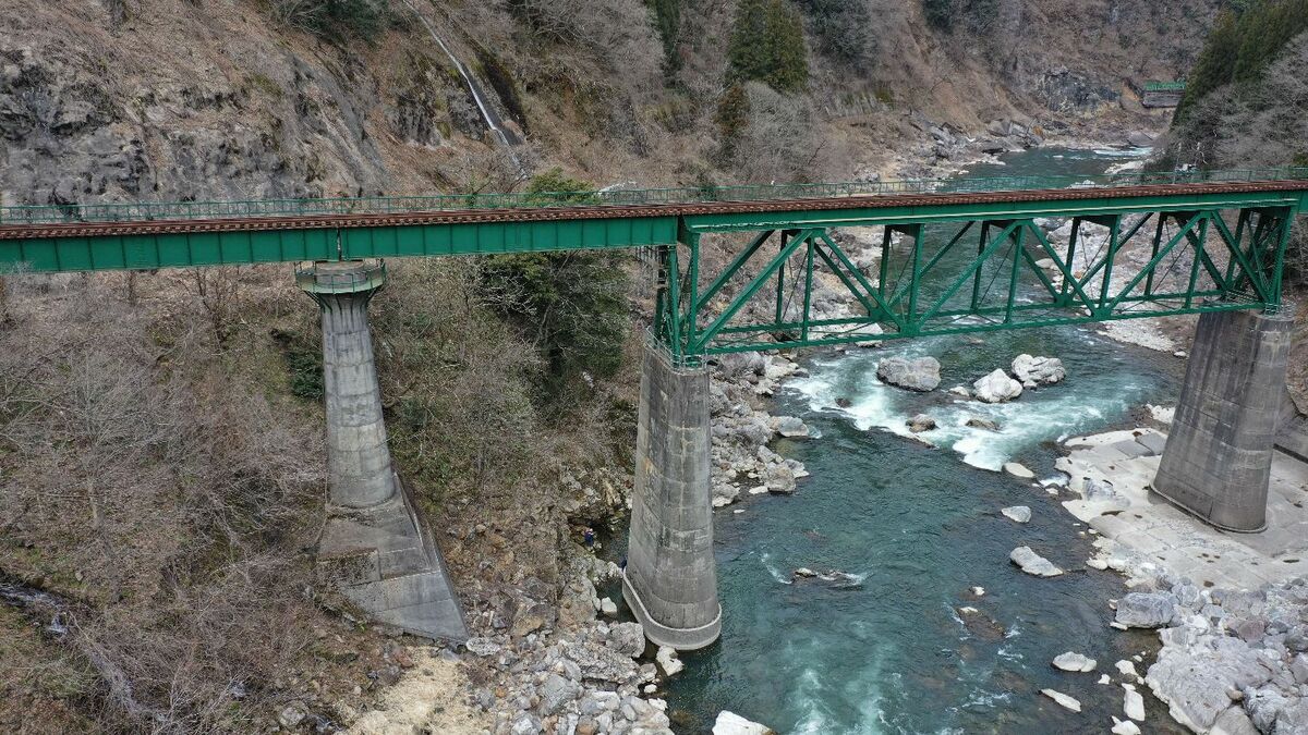 JR高山線 一部区間で当面の間“運休” 橋脚周辺の地盤が川の流れで掘られ…安定性低下 再開の見通し立たず