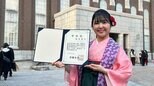 【 気象予報士・塩見泰子 】　京都大学大学院で博士号取得を報告　「『自分が楽しいと感じるからこそ挑戦したい』という気持ちを大切に、一つひとつ積み重ねてきました」　母から受け継いだ着物で授与式へ|TBS NEWS DIG
