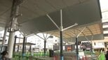 松山市駅前広場の大屋根が“完成"も… 「濡れずに乗り換え」できず困惑の声 愛媛県・松山市駅|TBS NEWS DIG