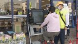 “努力義務”のヘルメット着用も呼びかけ 自転車の“正しい乗り方”学んで交通事故防ぐ 動体視力の測定コーナーも 名古屋・昭和区で啓発イベント 愛知県警 | 名古屋・愛知・岐阜・三重のニュース【CBC news】 | CBC web