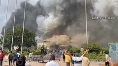 「先が読めず怖い」現地の日本人にも不安広がる…ネパール“SNS規制”抗議デモが大規模な暴動に　放火・略奪・暴力…政治家への襲撃も相次ぐ| TBS CROSS DIG with Bloomberg