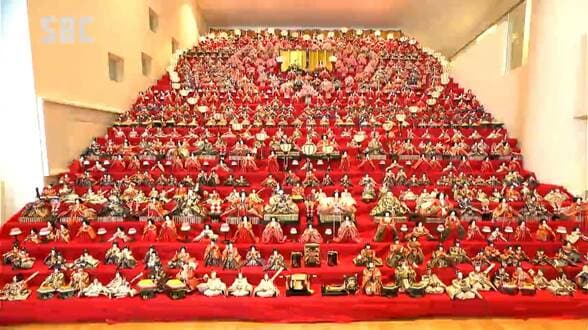 高さ6メートル！巨大ひな壇が今年もお目見え　「三十段の雛飾り」始まる　どう飾る？600体の人形　準備に密着　長野・須坂市　|　SBC NEWS | 長野のニュース | SBC信越放送