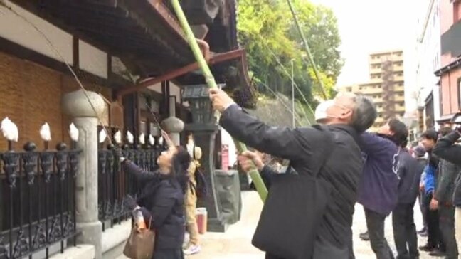 「大好き。だからきれいになってもらいたい」 道後温泉本館のほこりと「厄」を落とす“すす払い”|TBS NEWS DIG