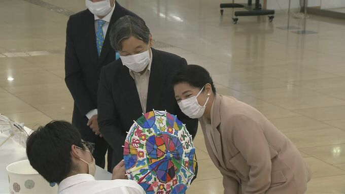 天皇皇后両陛下 “全国障害者作品展”を視察 九谷焼の作品などを鑑賞される　|　石川県のニュース｜MRO北陸放送
